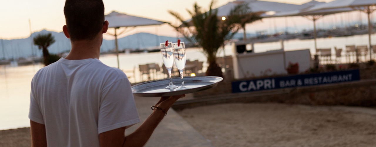 DINING ROOM ABOVE THE SEA Capri Hotel